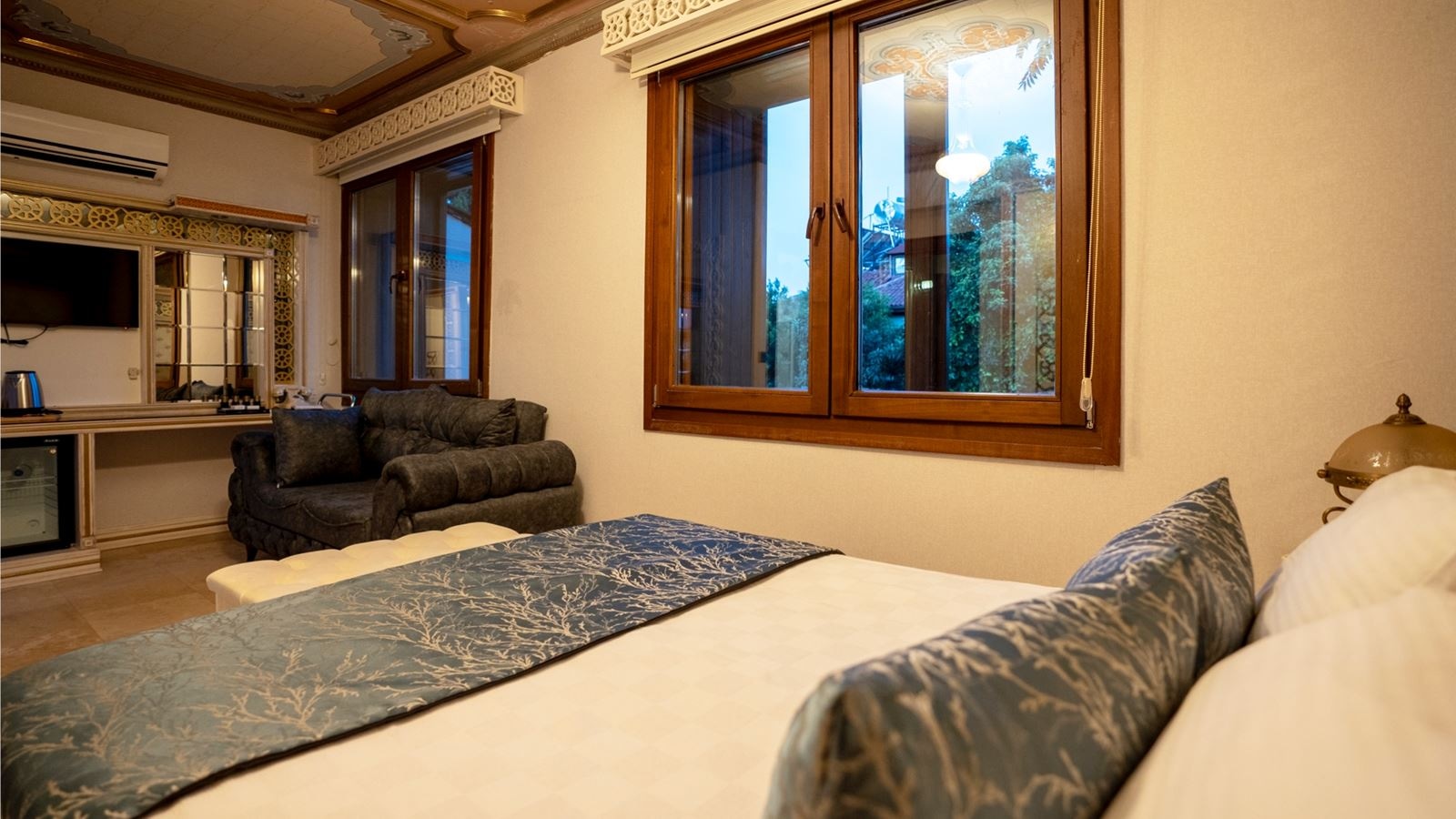 rooms-deluxe-room