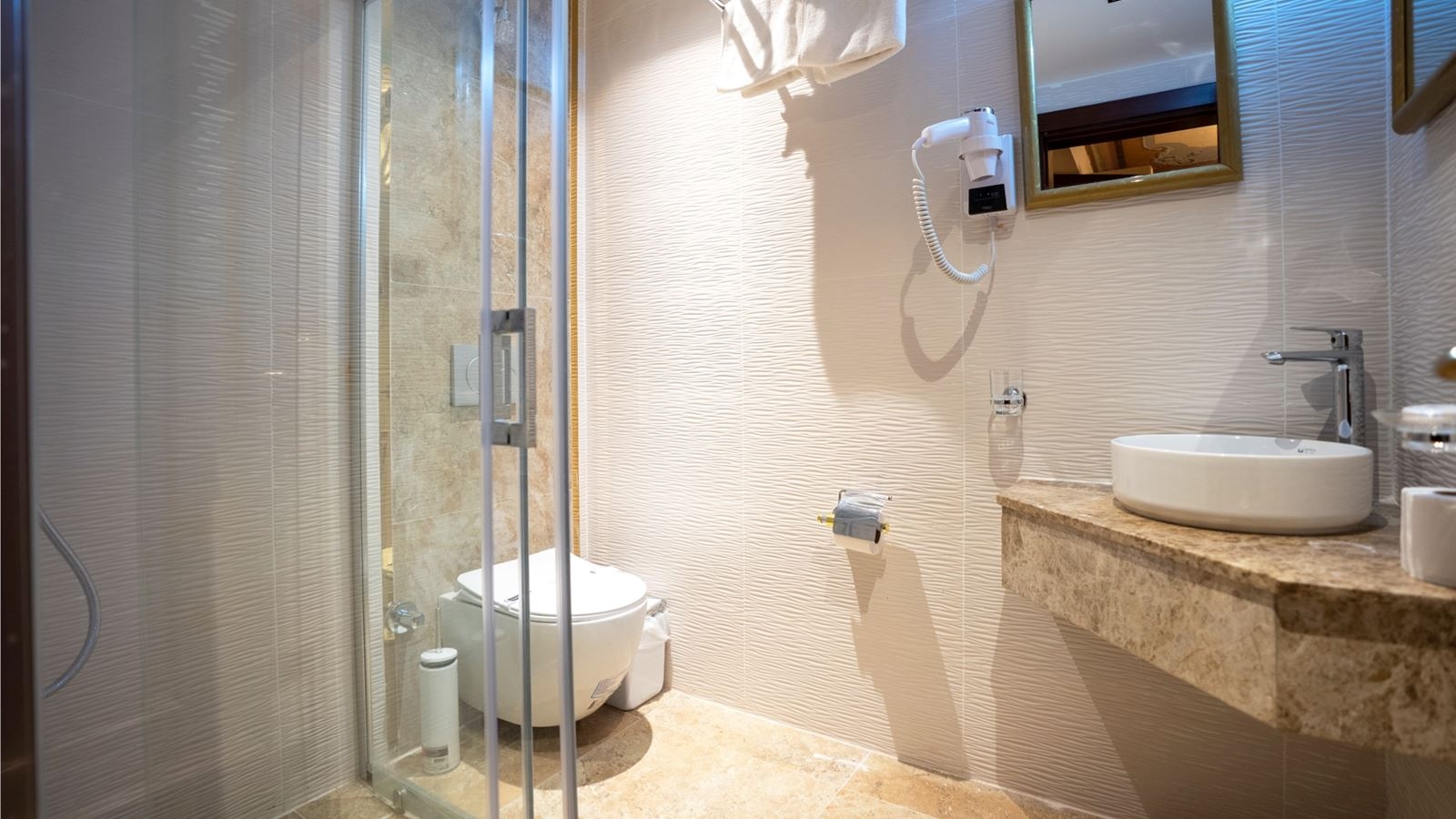 rooms-deluxe-room