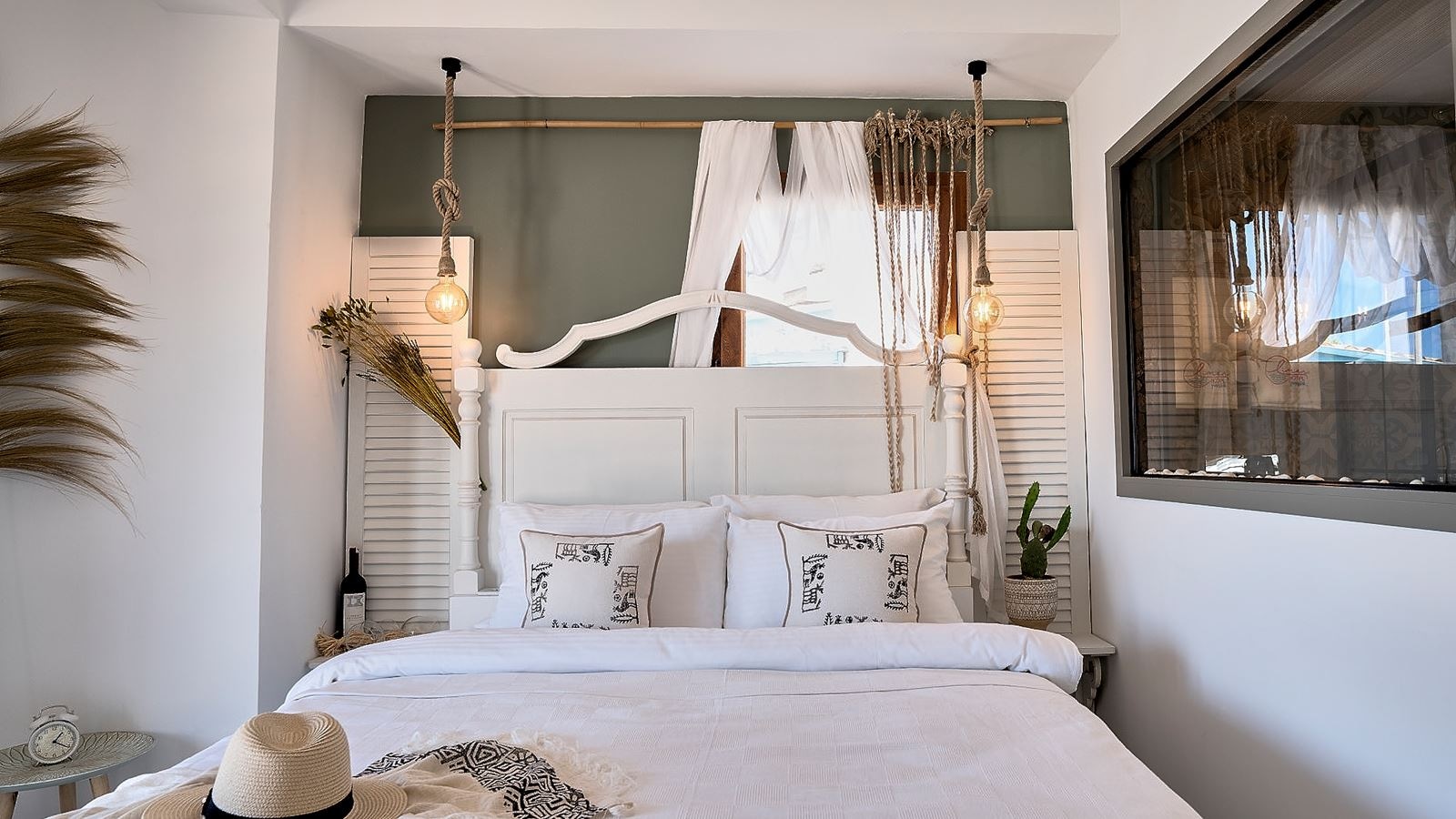 rooms-seaview-room