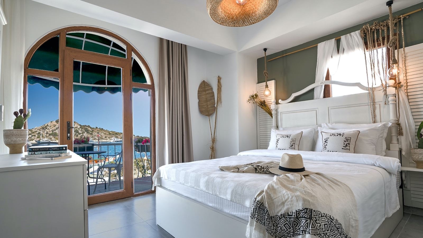 rooms-seaview-room