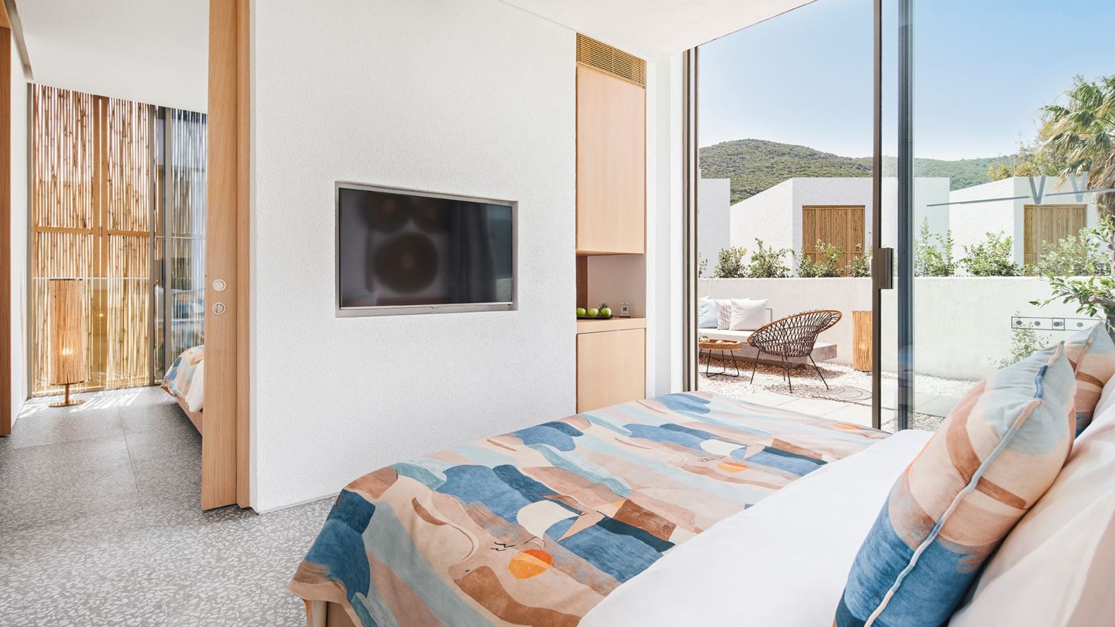 rooms-olive-family