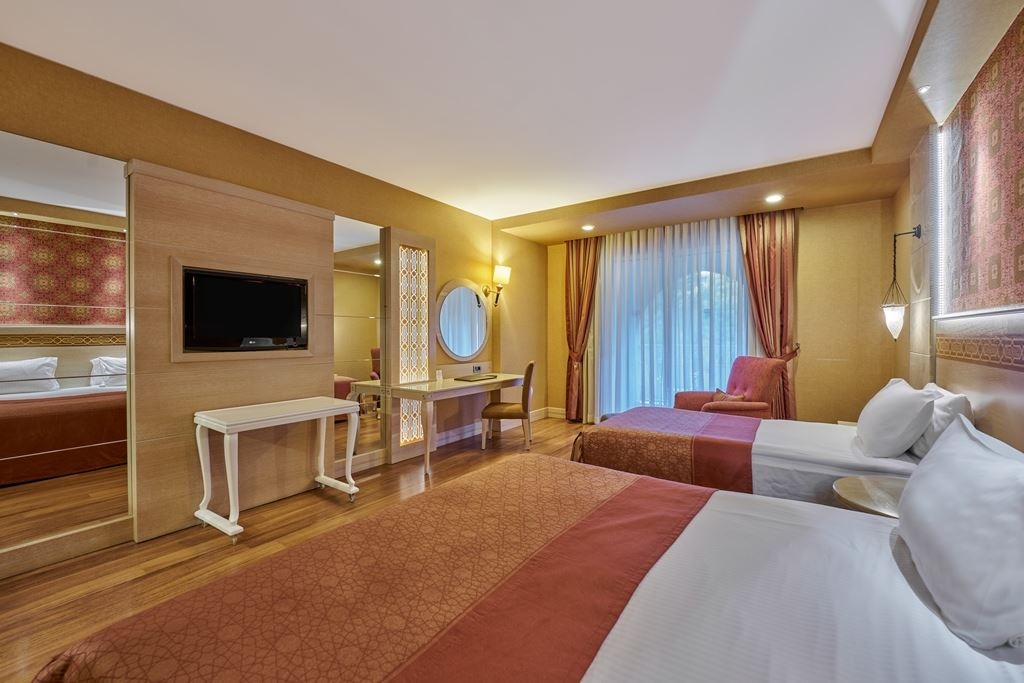 rooms-deluxe-room