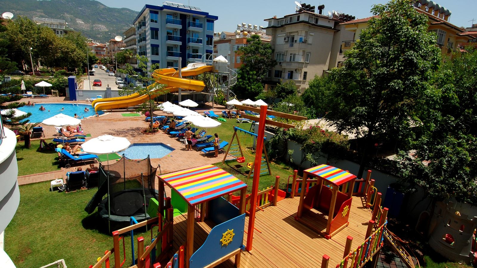 pools-outdoor-childrens-pool