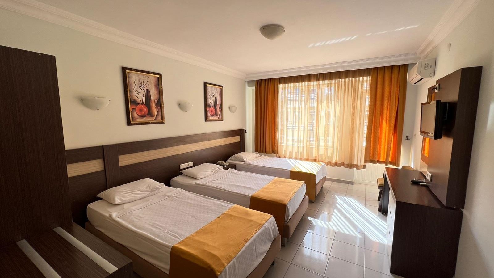rooms-family-room