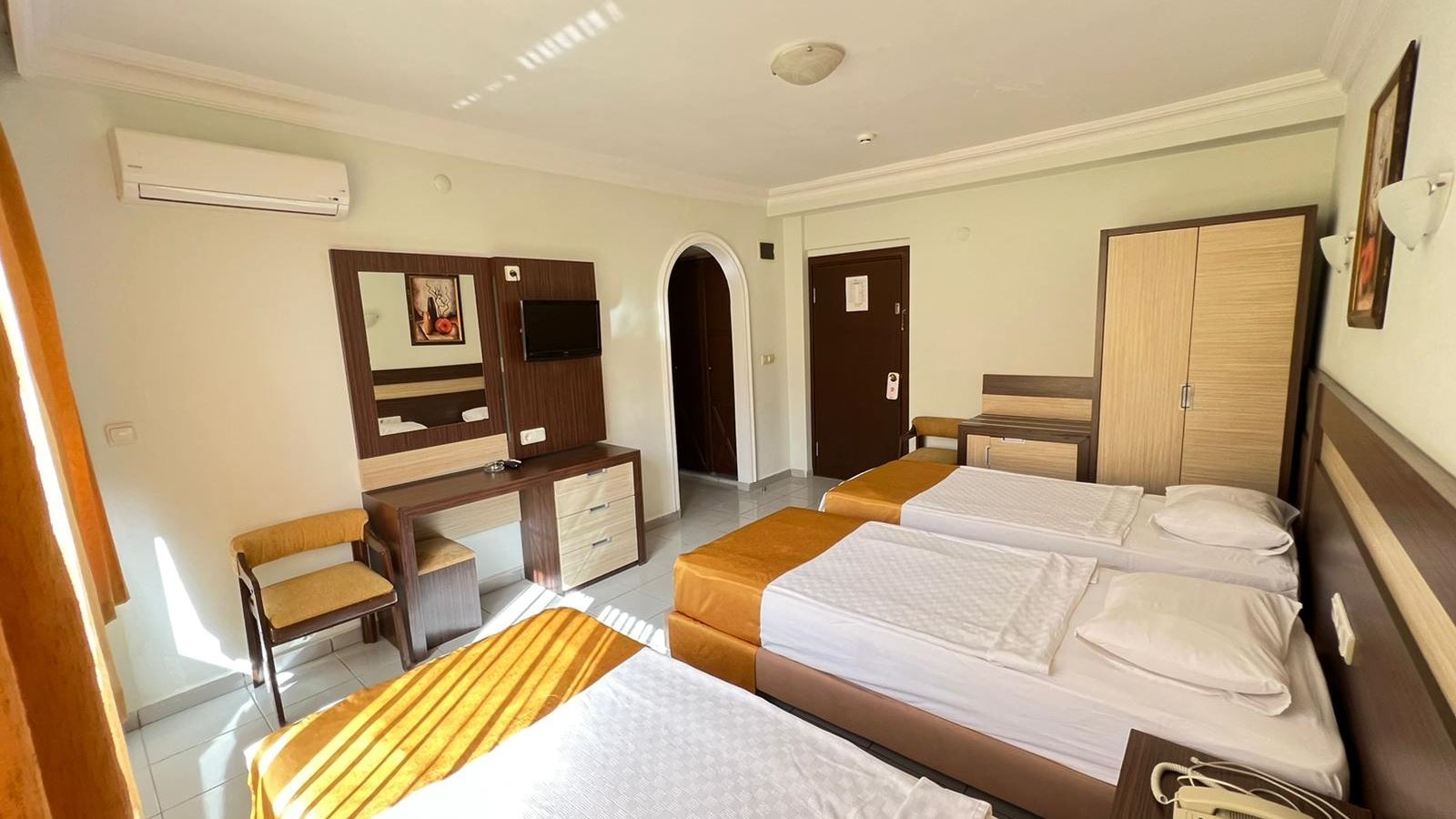 rooms-family-room