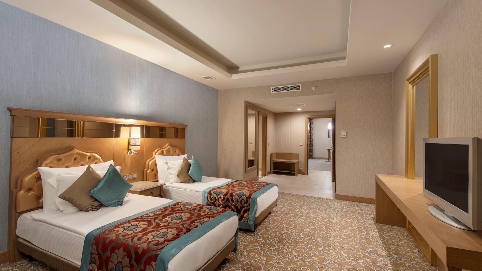 rooms-deluxe-suite