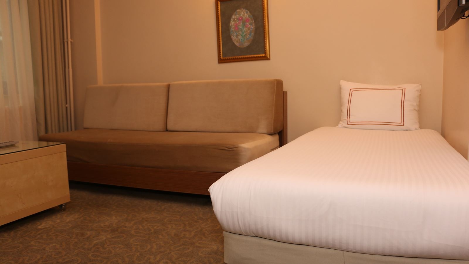 rooms-standard-room