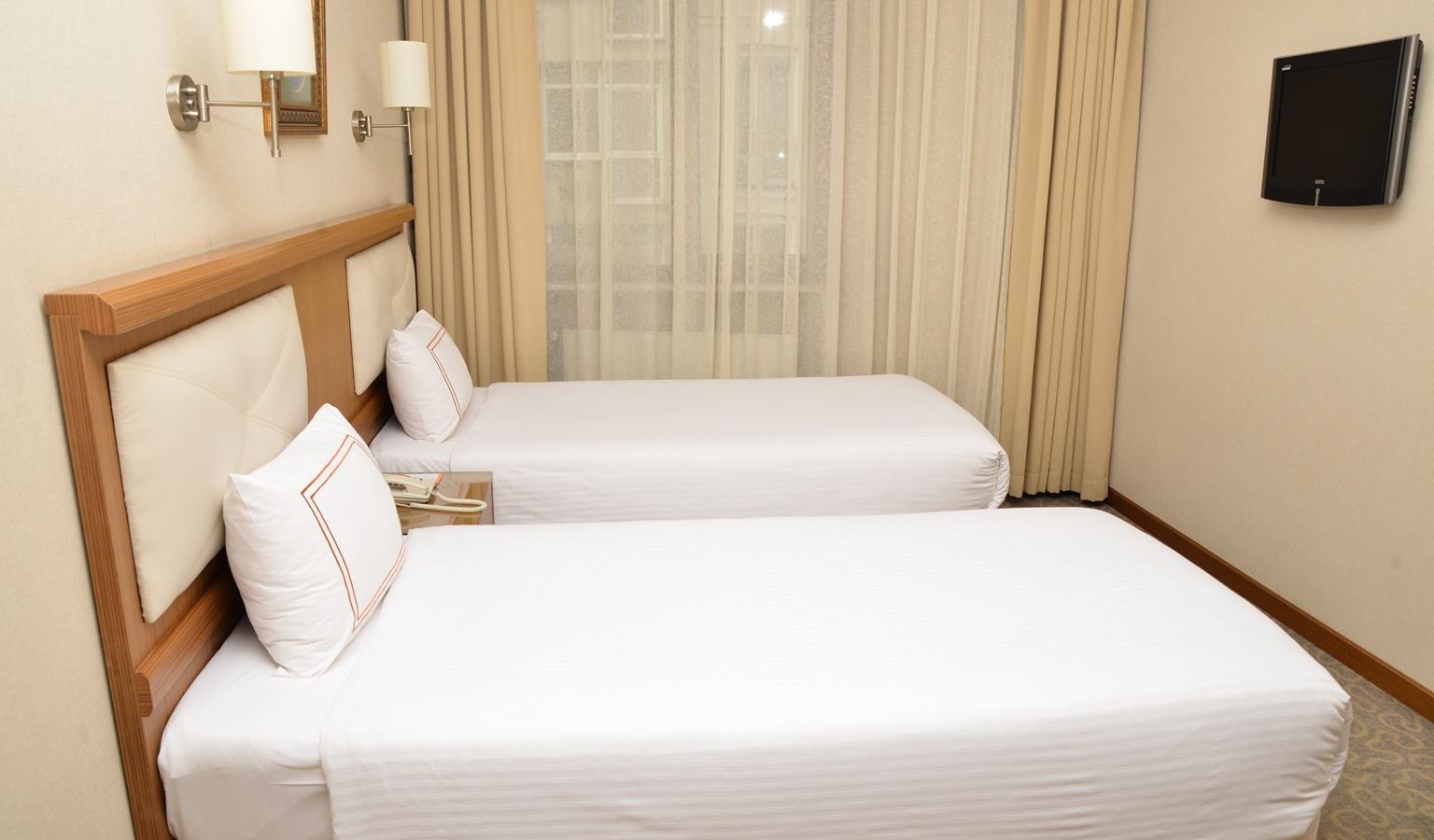 rooms-standard-room