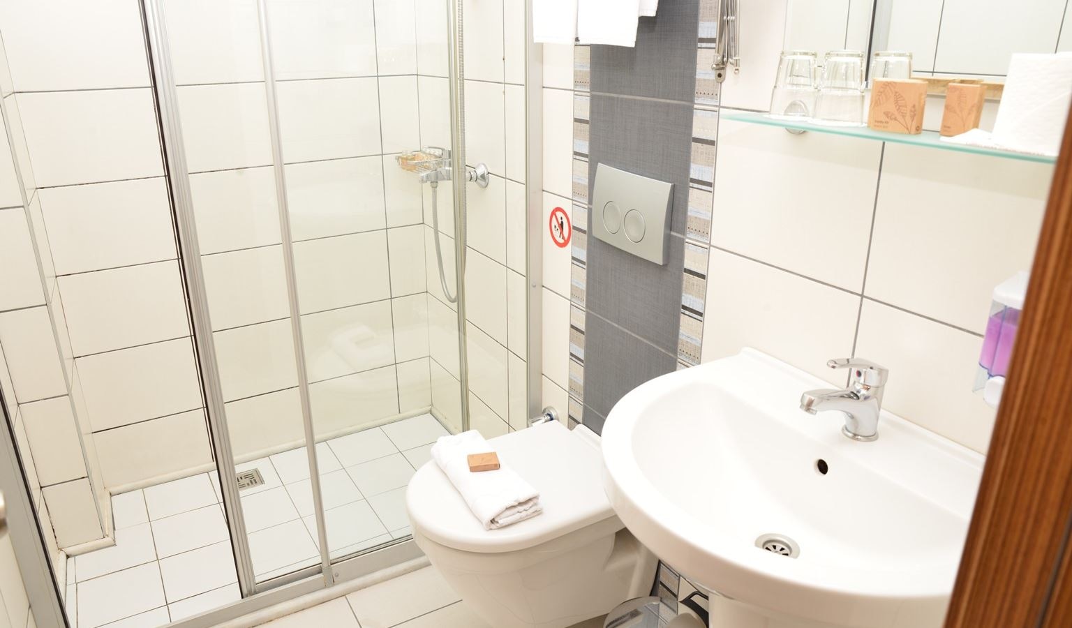 rooms-standard-room