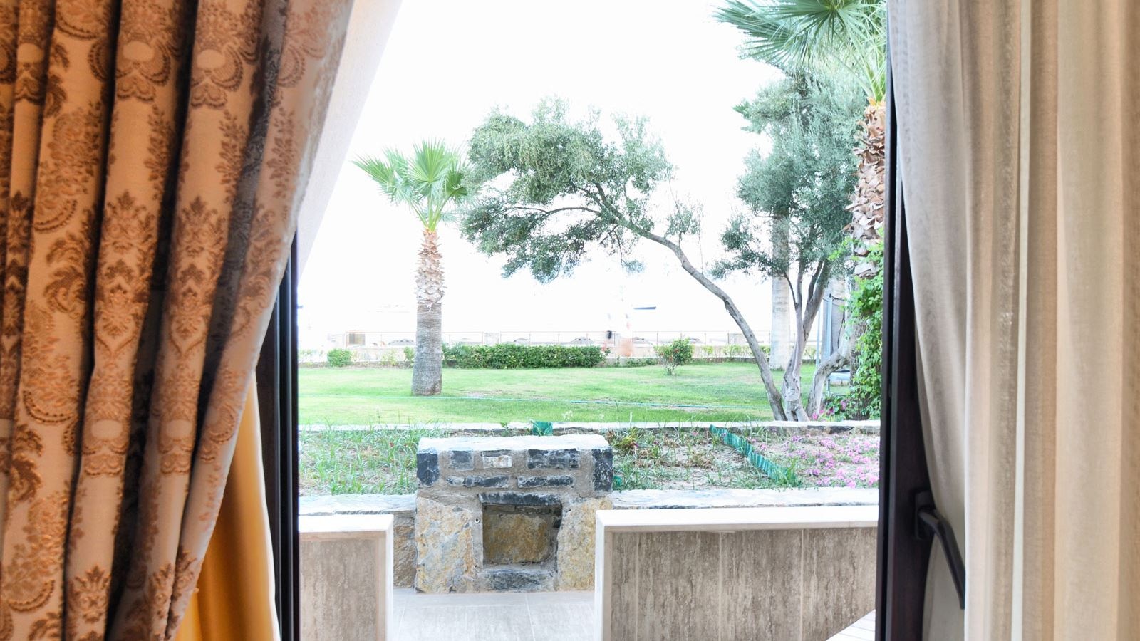 rooms-deluxe-garden-room