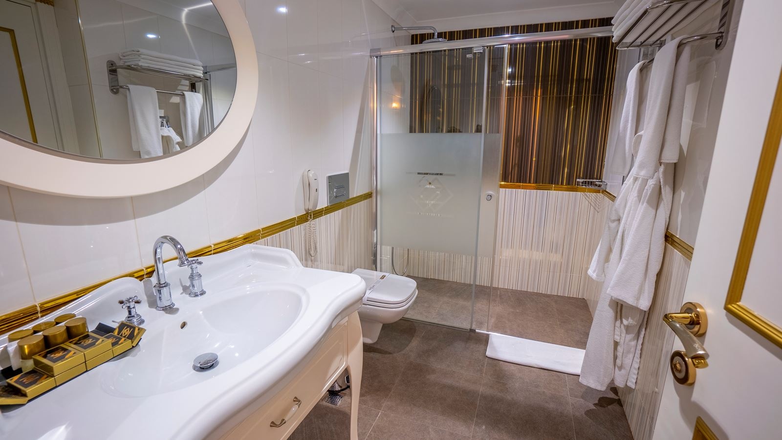 rooms-suite-room