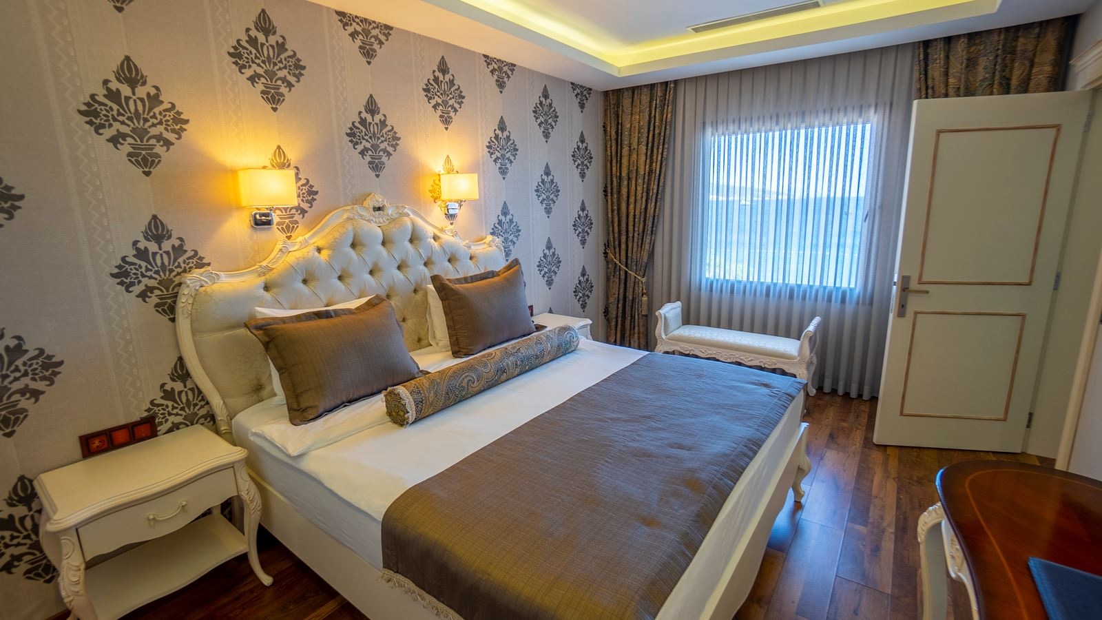 rooms-suite-room