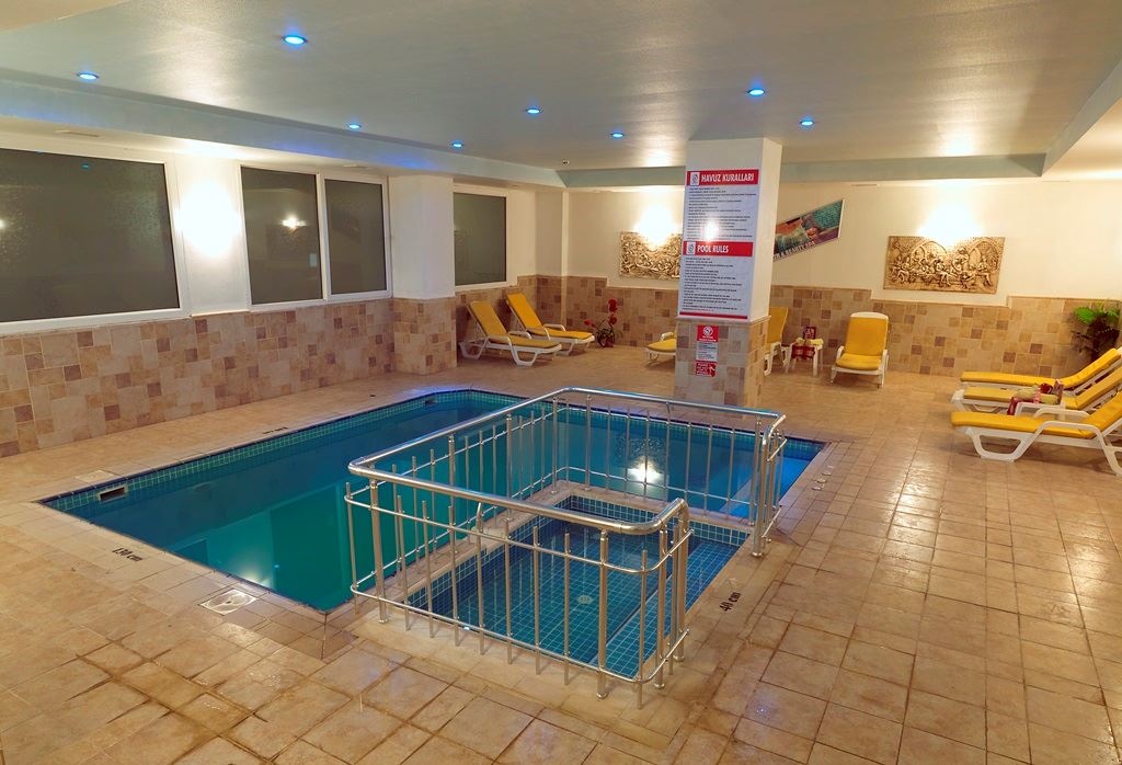 pools-indoor-pool