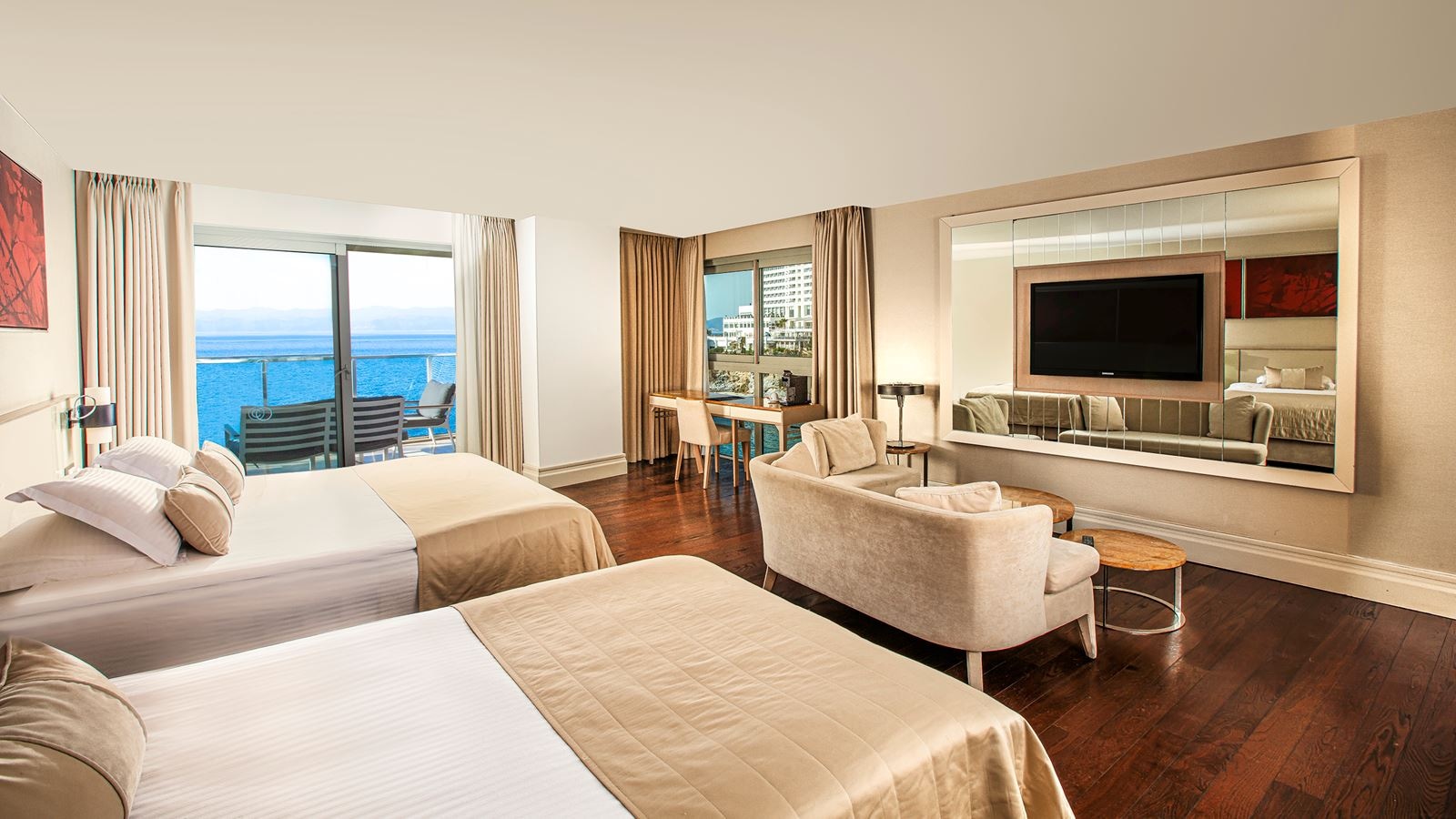 rooms-deluxe-room