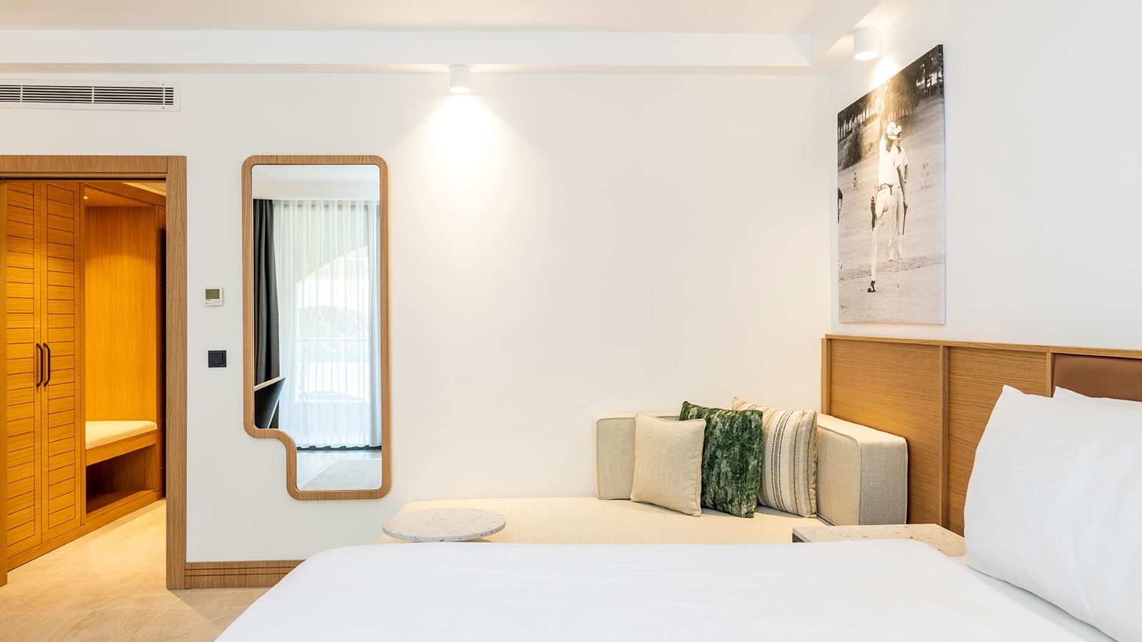 rooms-superior-family-room