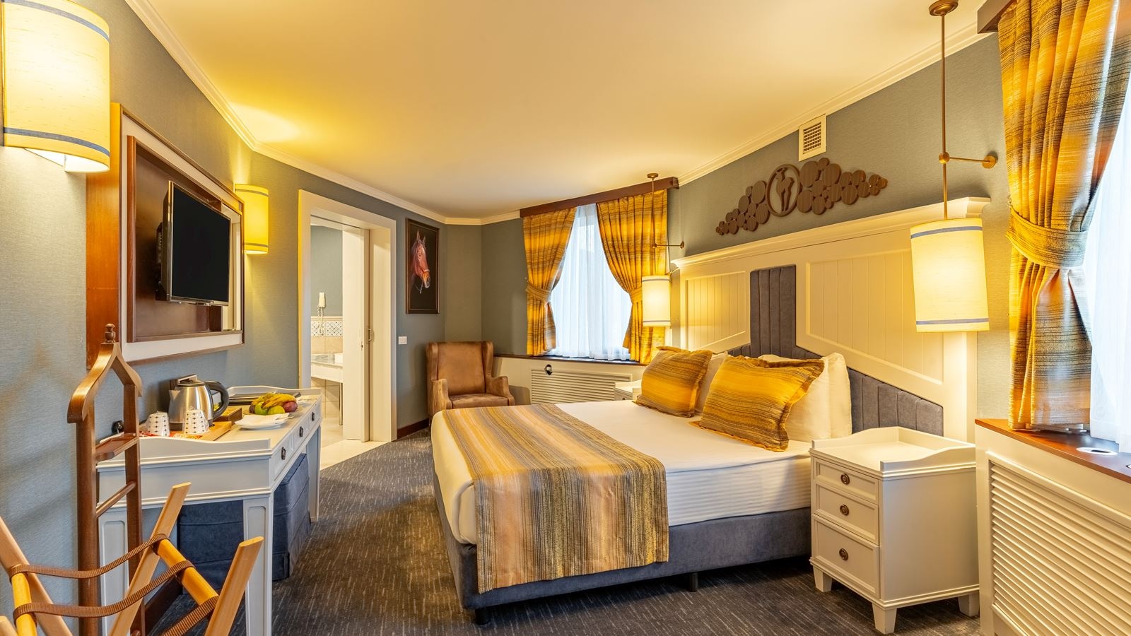 rooms-king-suite