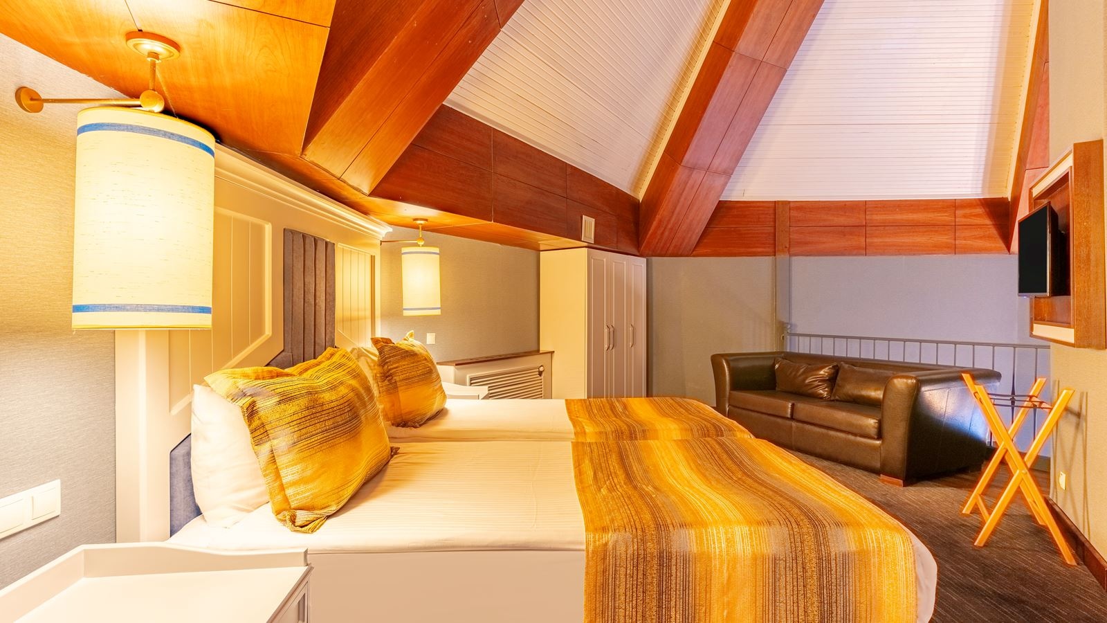 rooms-king-suite