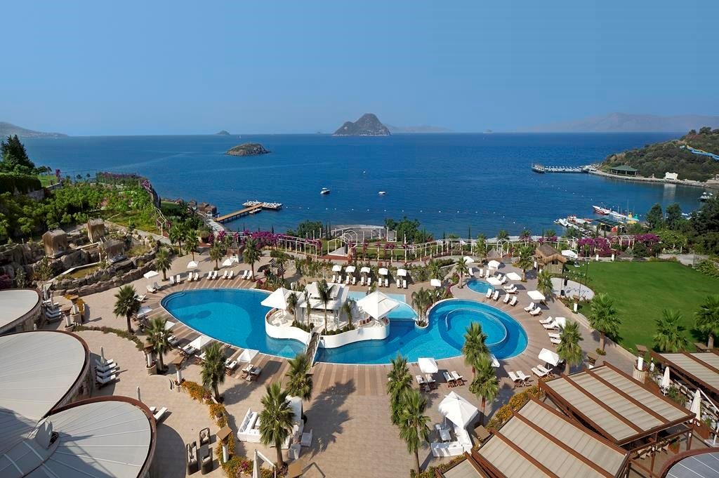pools-outdoor-pool