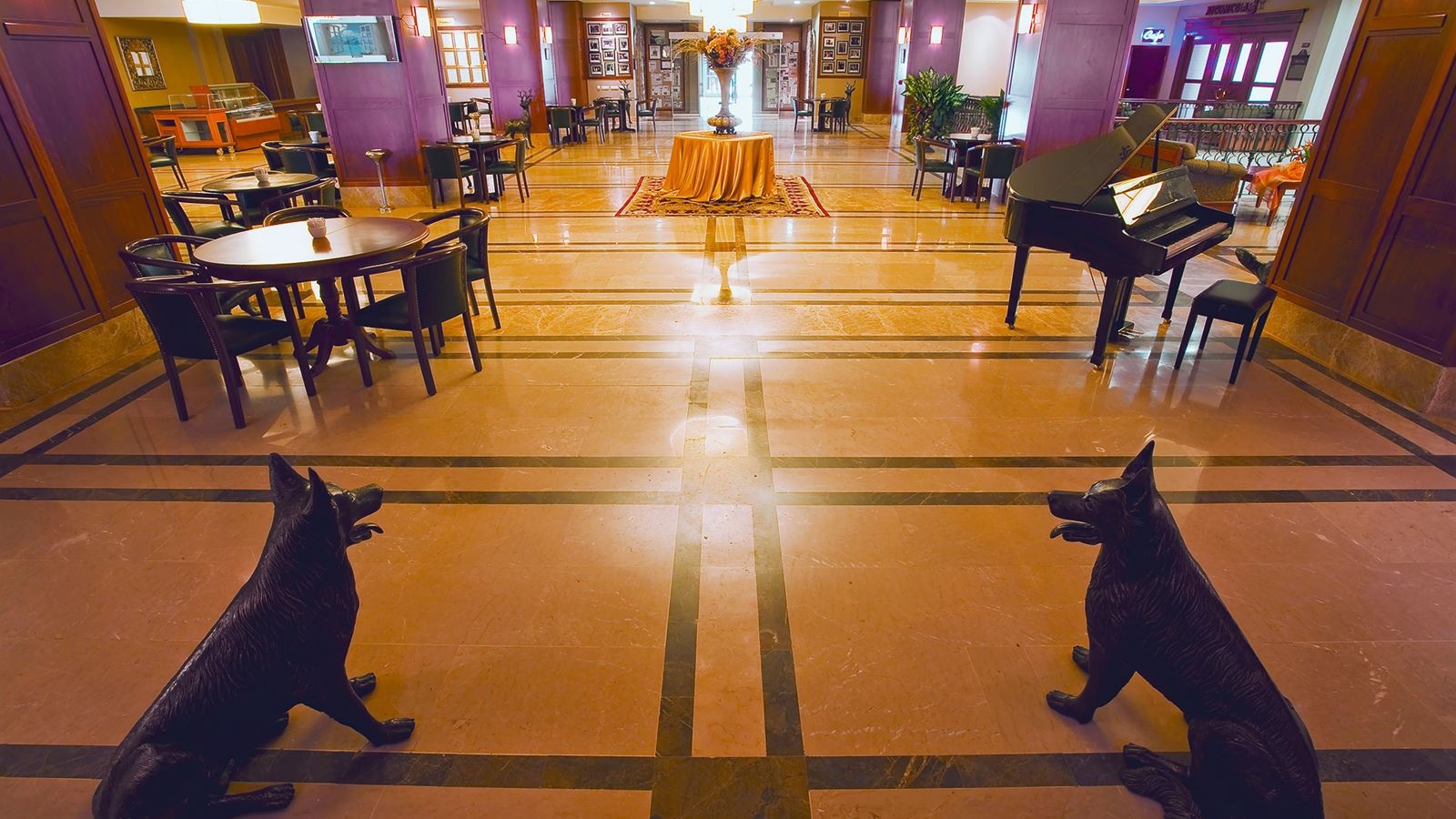 bars-lobby