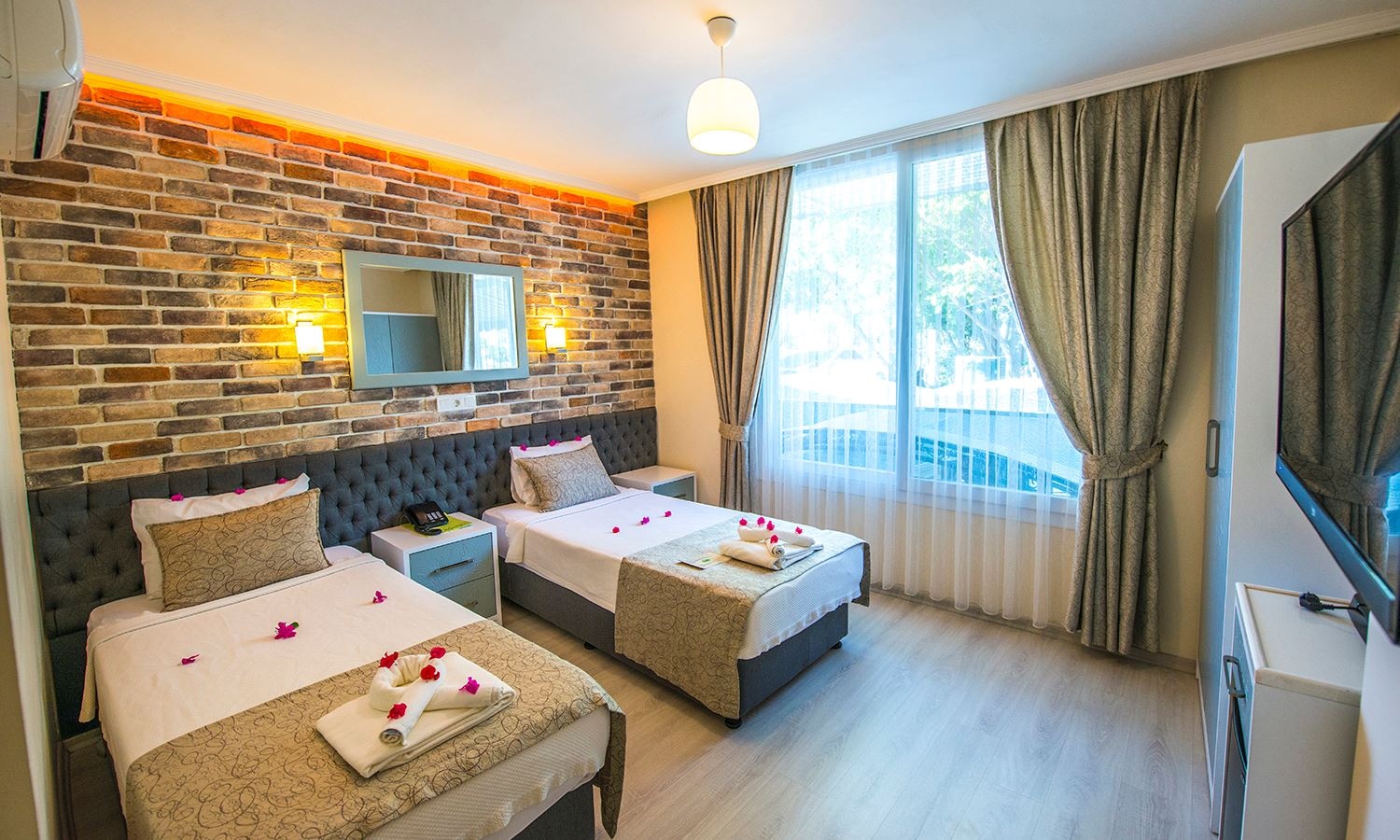 rooms-standard-room