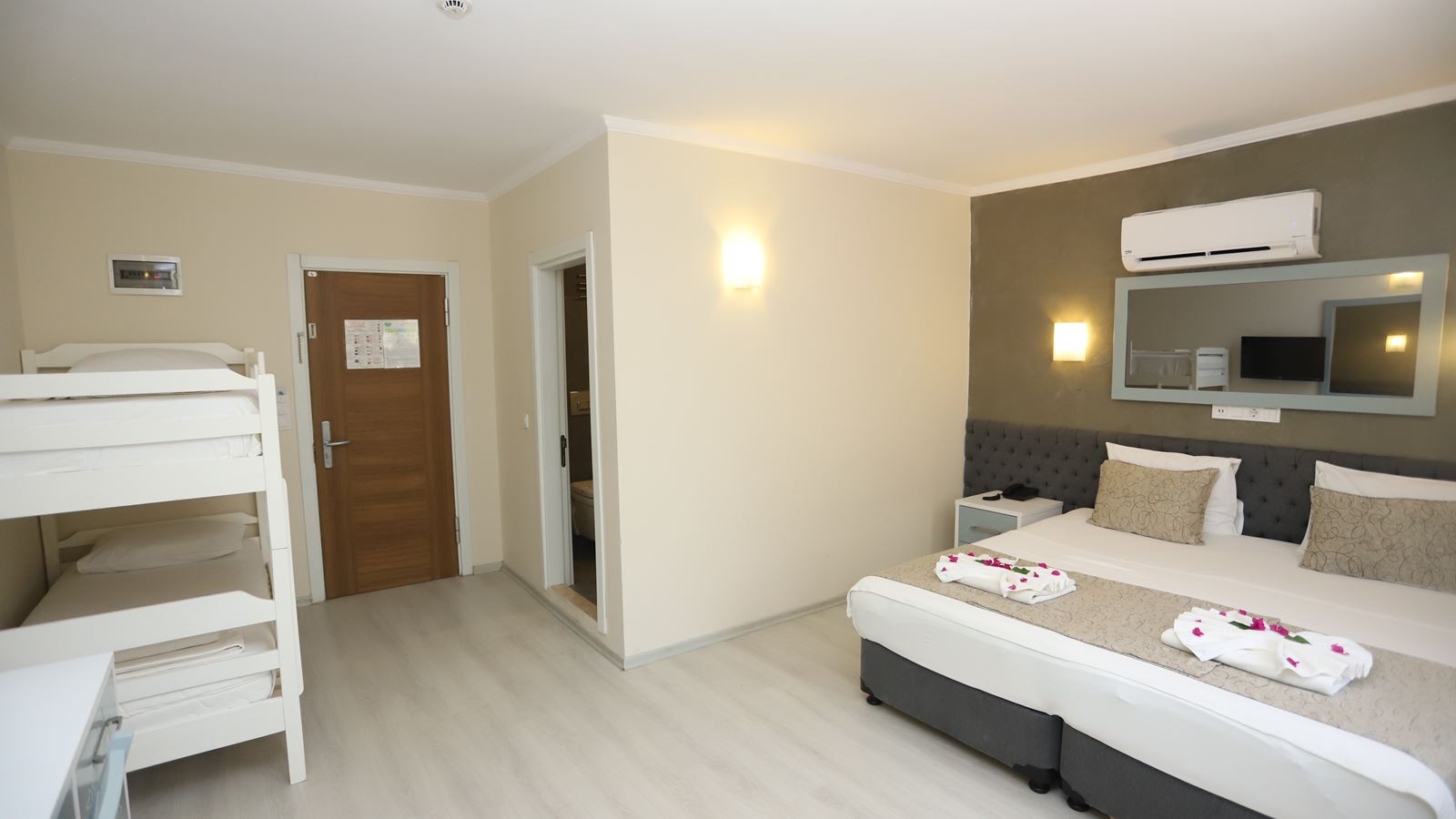 rooms-family-room