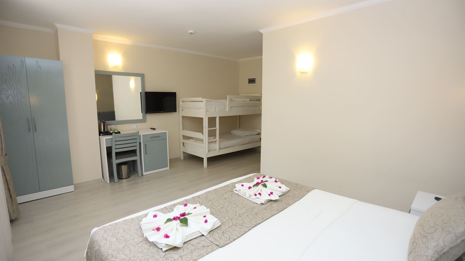 rooms-family-room