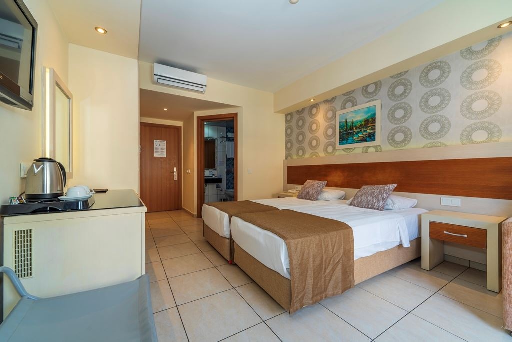 rooms-standard-room-with-balcony