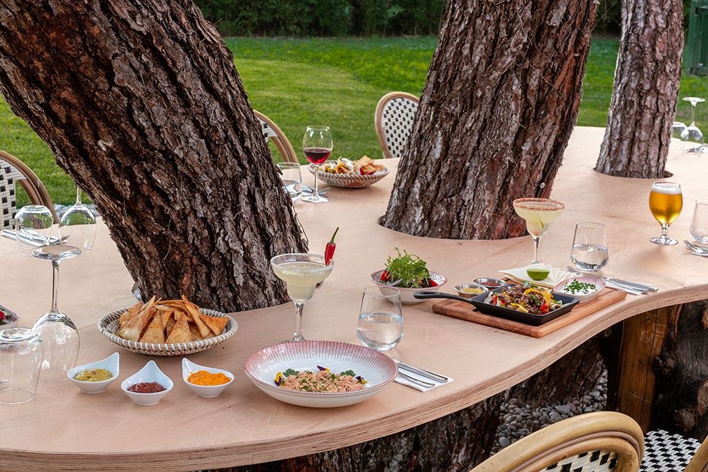 restaurants-casa-myra-italian-a-ala-carte