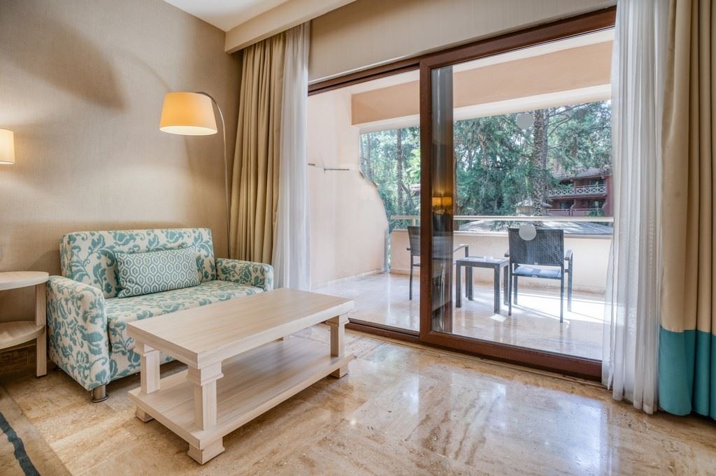 rooms-deluxe-room