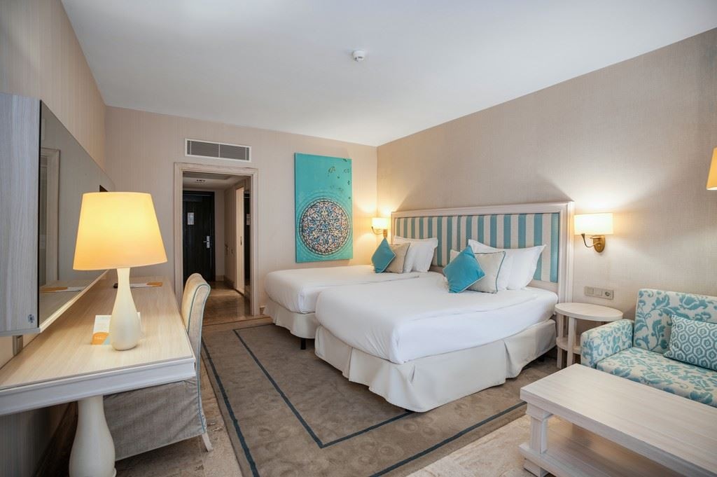 rooms-deluxe-room