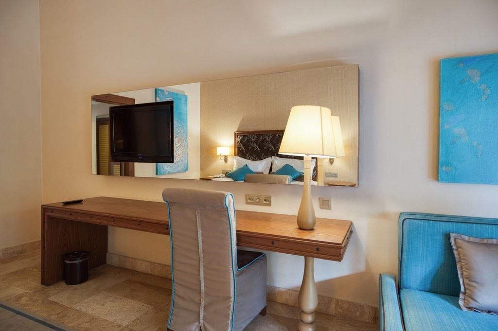 rooms-deluxe-room