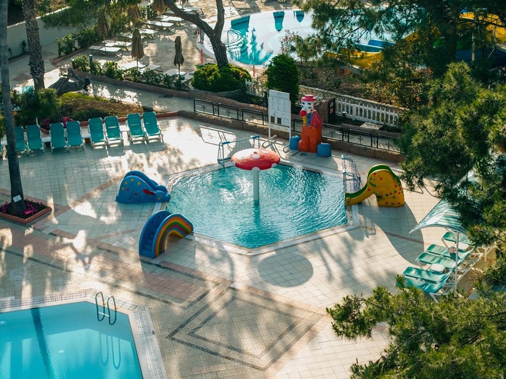 pools-outdoor-pool