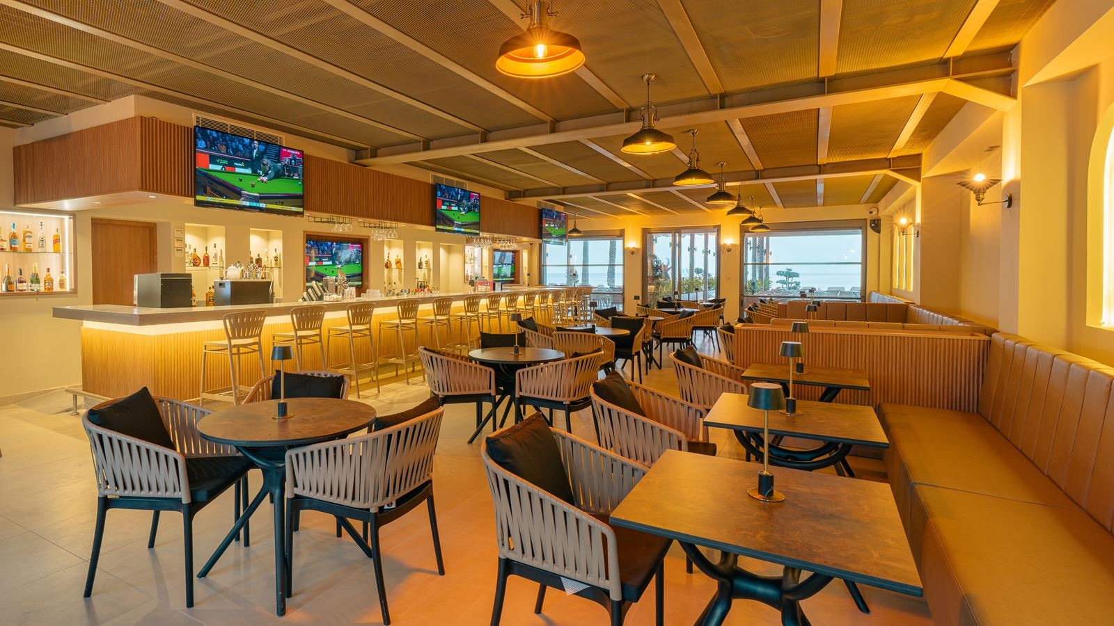 bars-the-compass-sport-bar