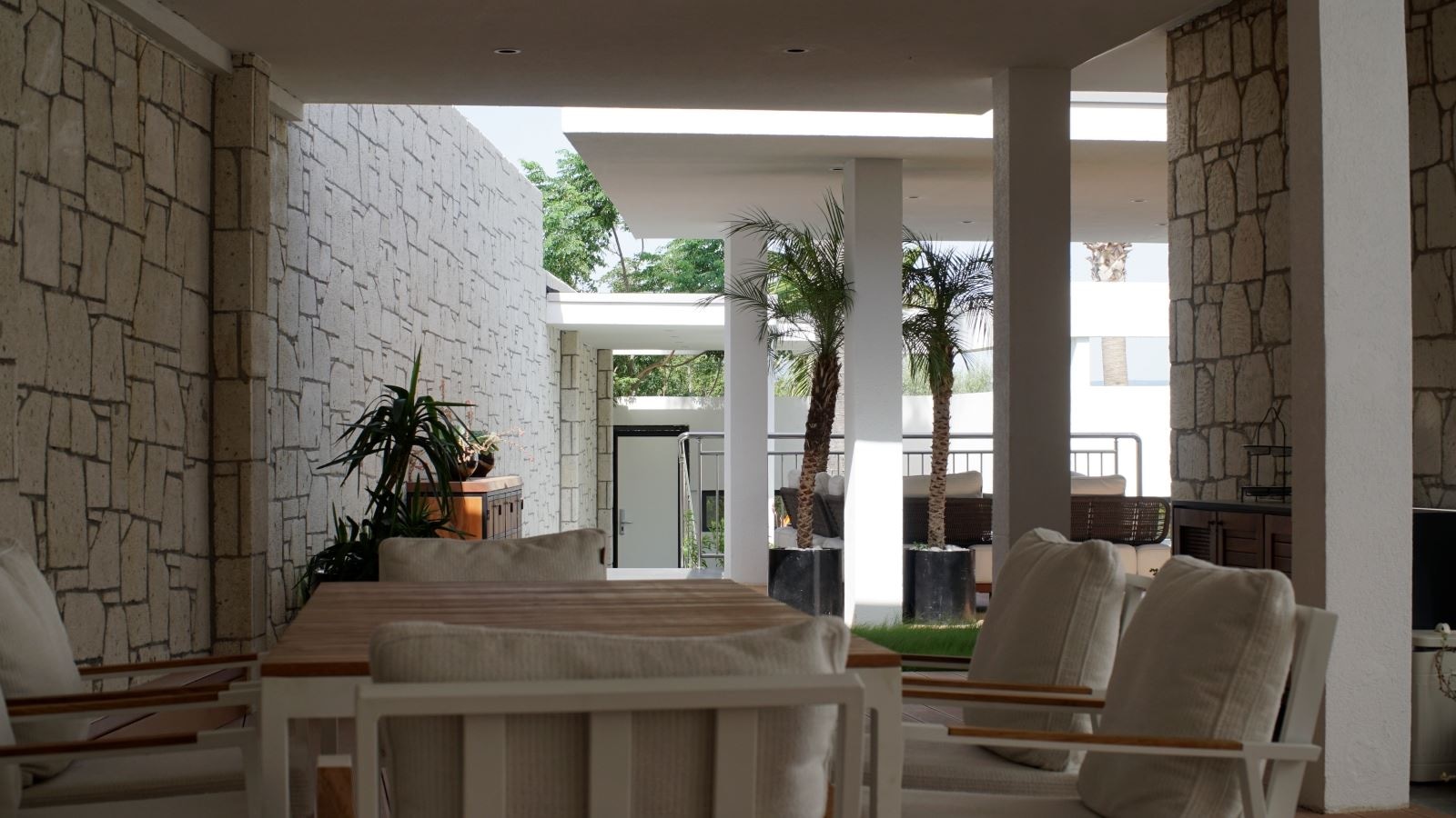 rooms-executive-villa