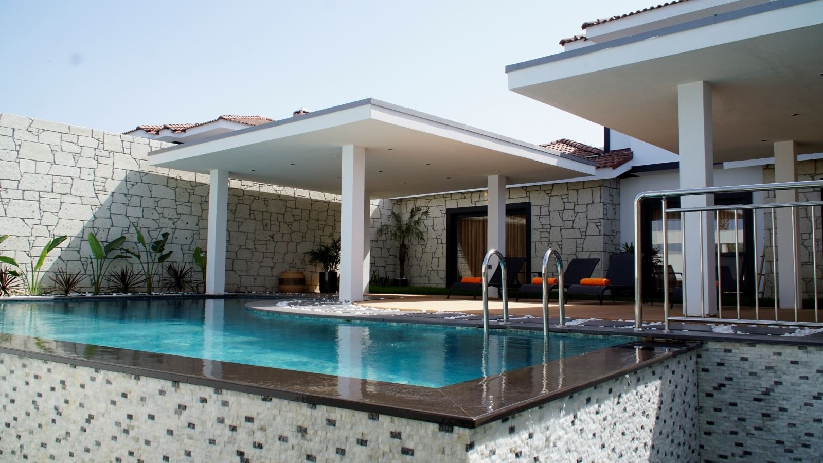 rooms-executive-villa