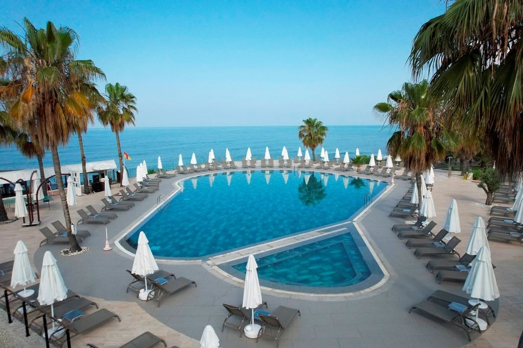 pools-outdoor-pool