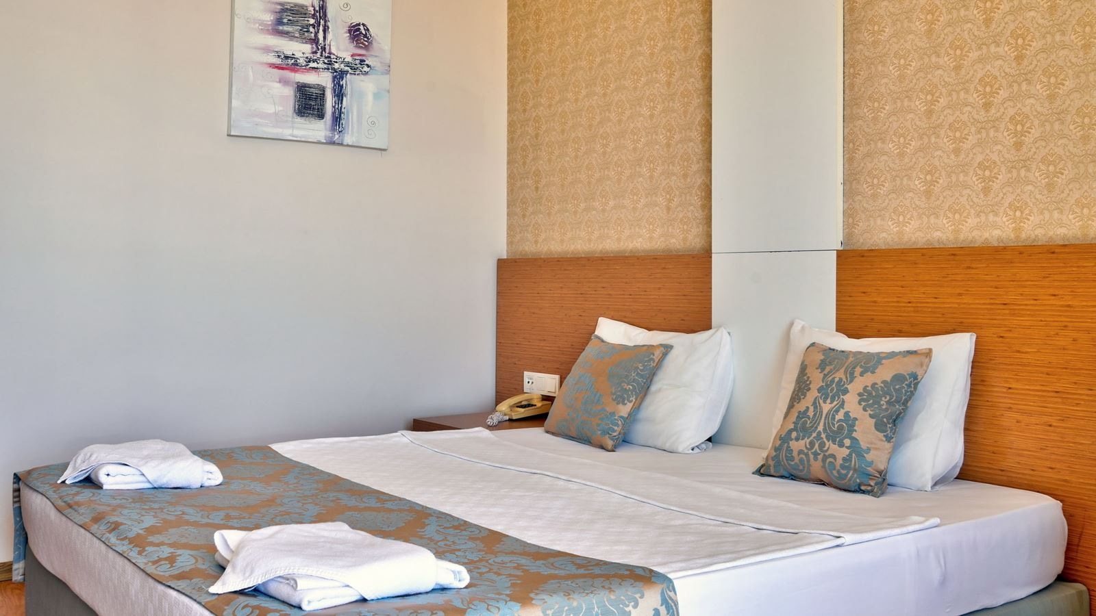 rooms-standard-room