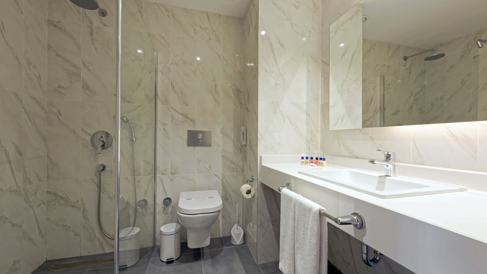 rooms-superior-room