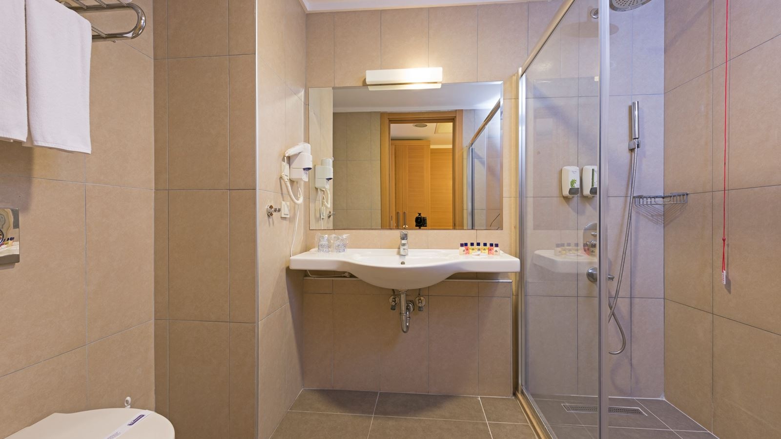 rooms-superior-room