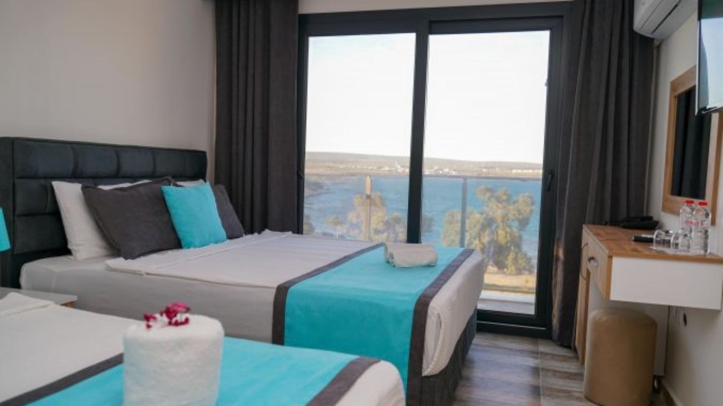 rooms-standart-oda-kara-manzarali