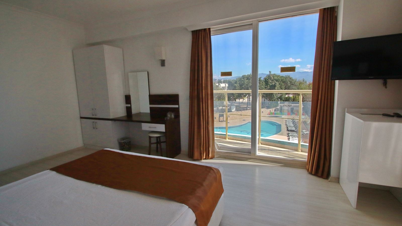 rooms-standard-room
