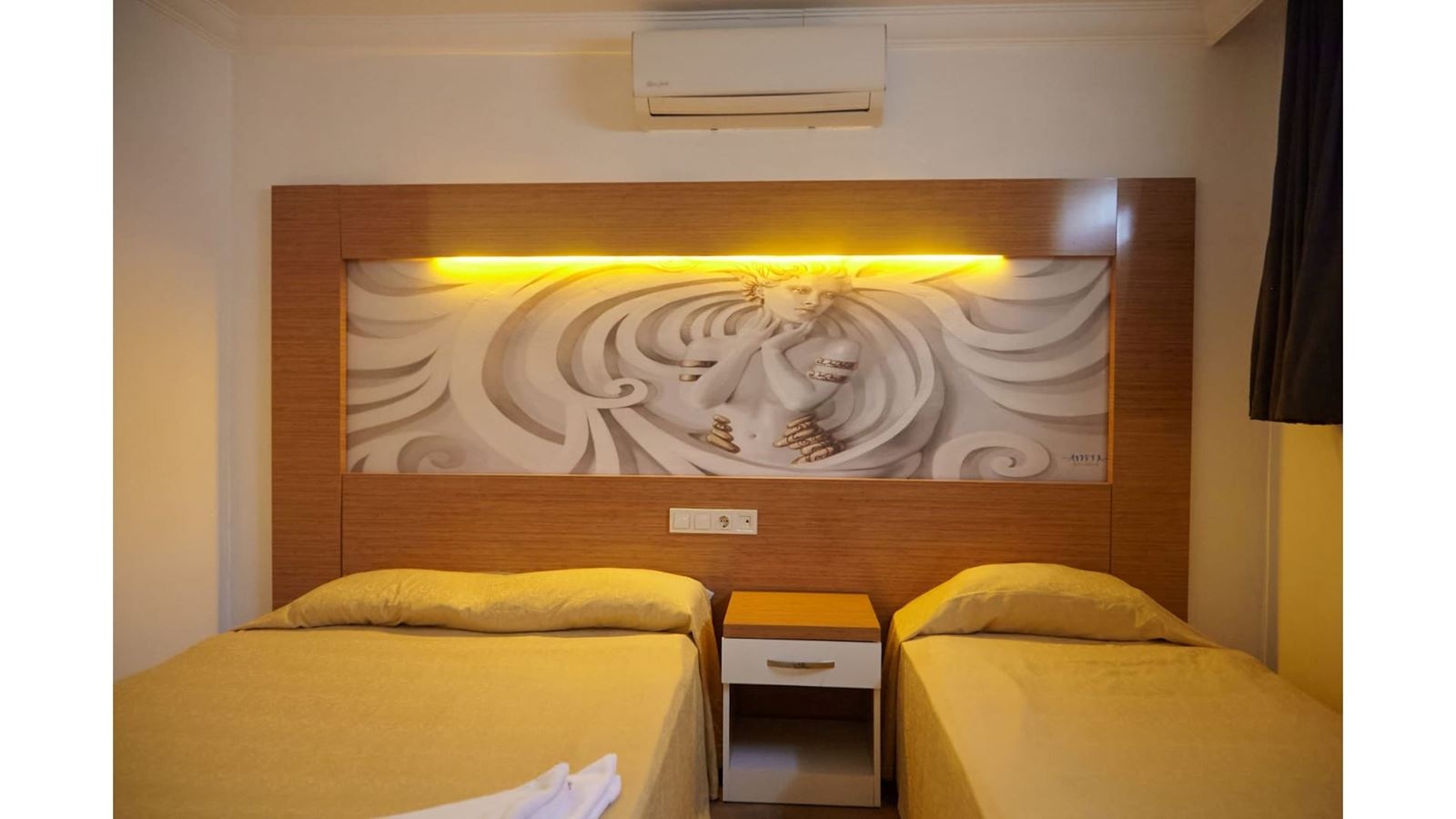 rooms-economy-room