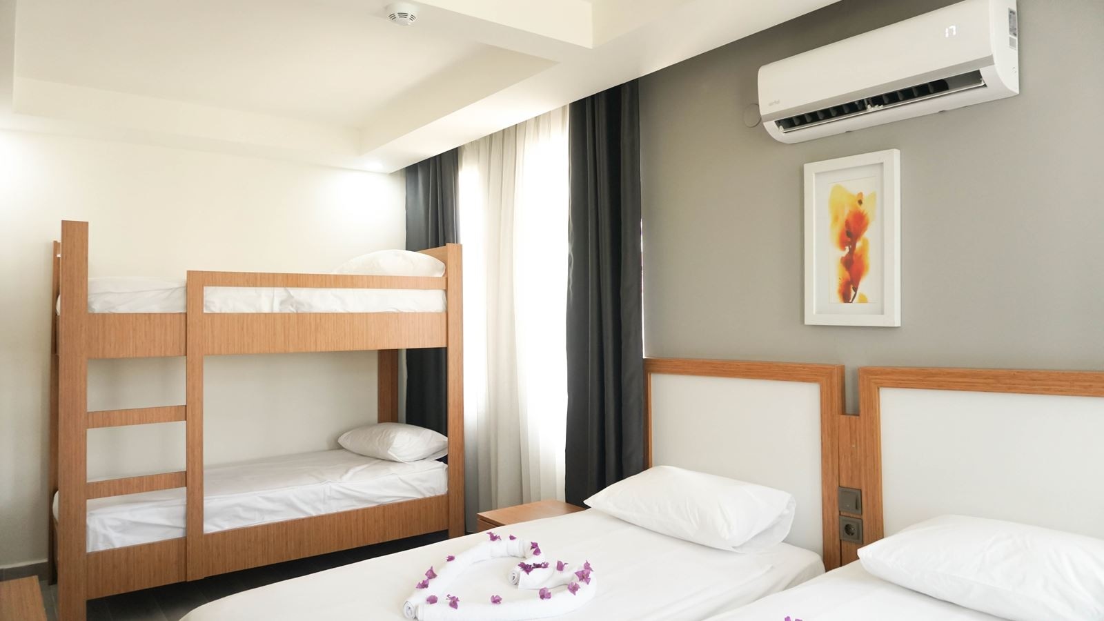 rooms-family-room
