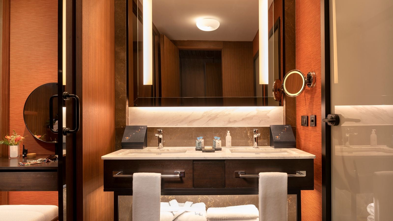 rooms-laguna-deluxe-room-partly-sea-view--swim-up