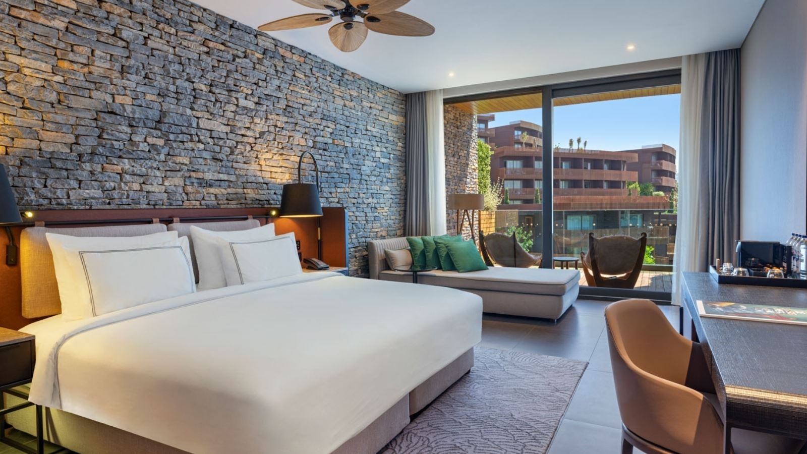 rooms-superior-room
