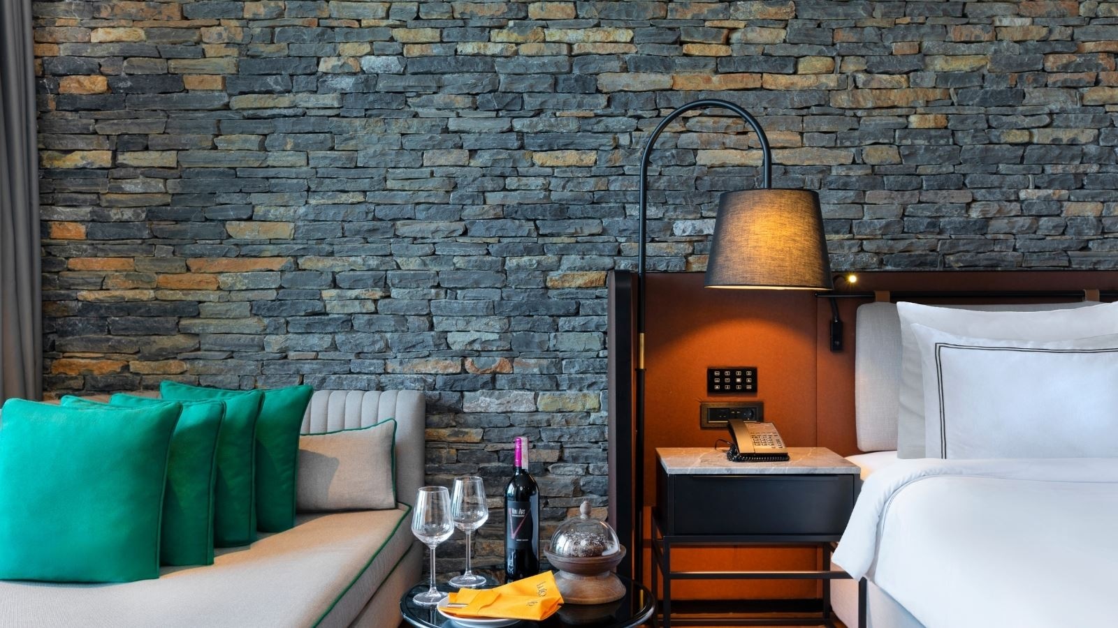 rooms-superior-room