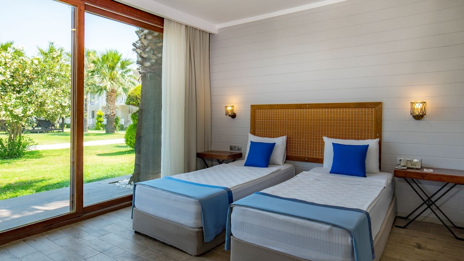 rooms-economy-room