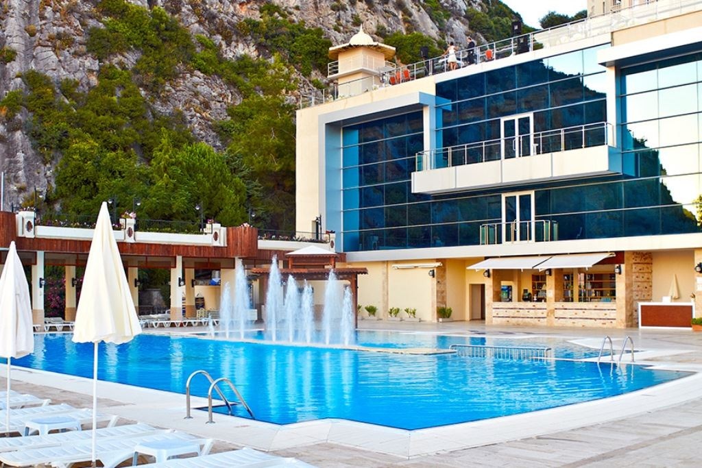 pools-outdoor-pool