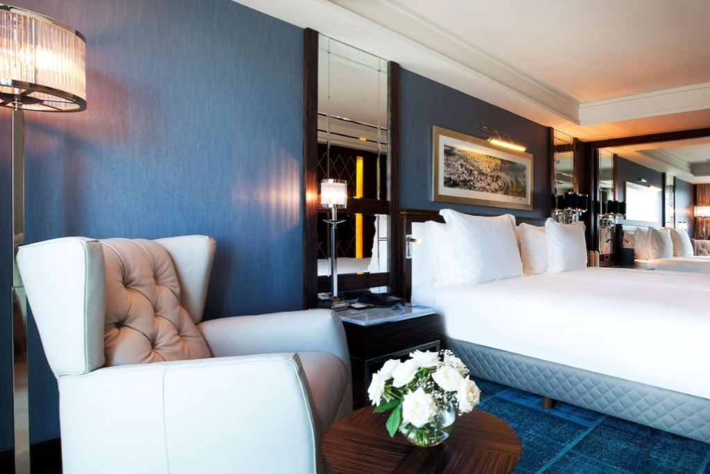 rooms-executive-room-golden-horn-view