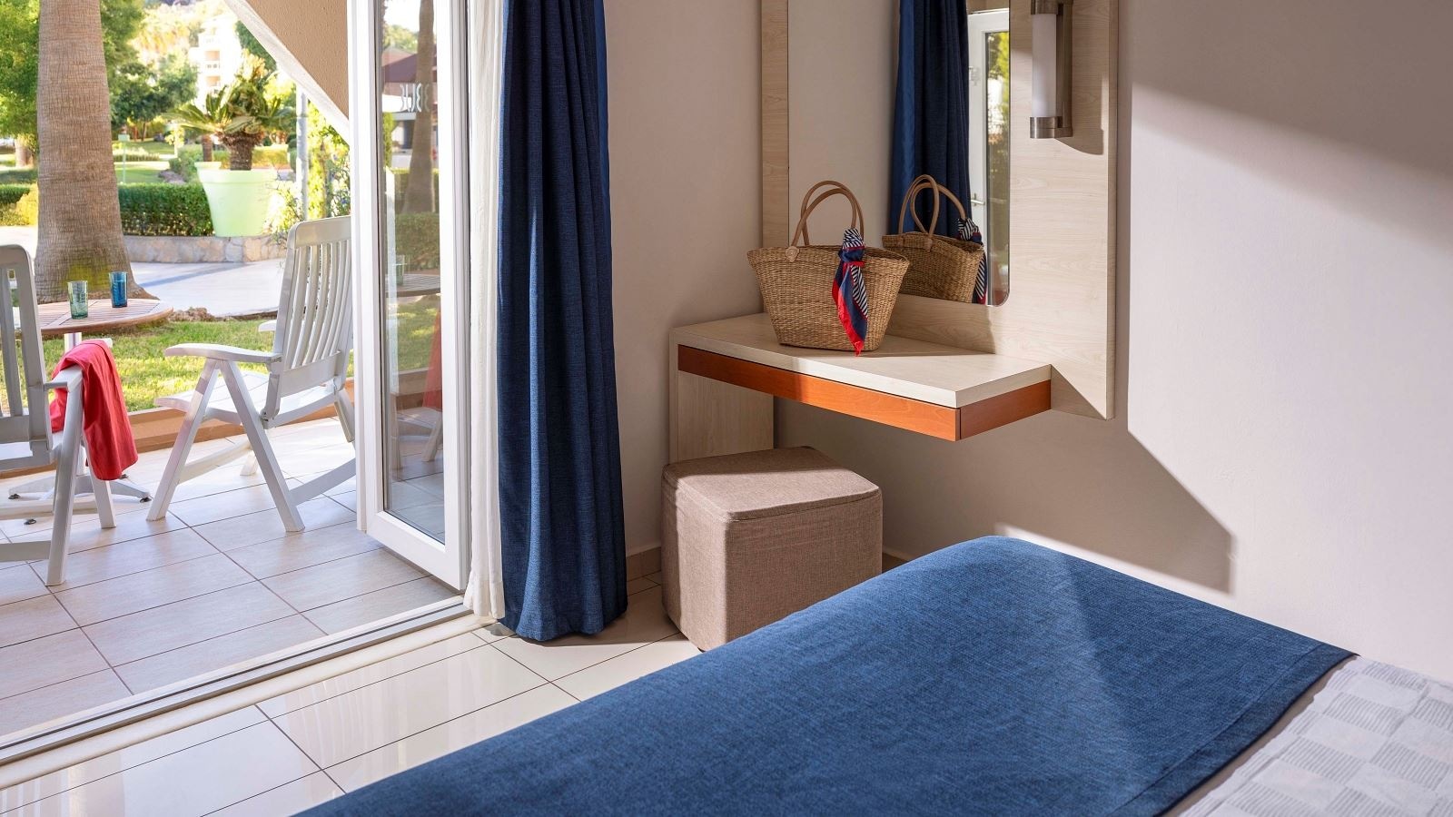 rooms-family-room